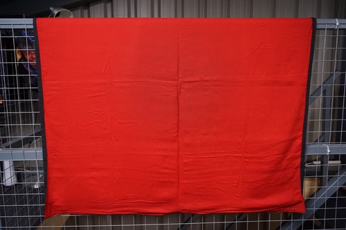 Großes dunkles Tuch 45 x 45 Zoll rot & schwarz (4125) - Bild 2 von 2