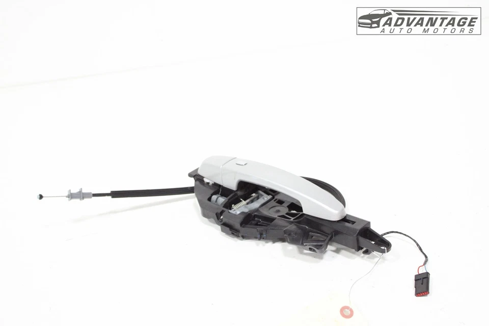 2018-2023 CHEVROLET TRAVERSE REAR RIGHT SIDE EXTERIOR DOOR HANDLE & CABLE OEM - Image 2 of 4