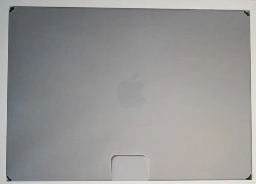Apple MacBook Pro 16" (2026) - M5 MAX, 2 TB SSD, 36GB Ram, Space Black - No Box