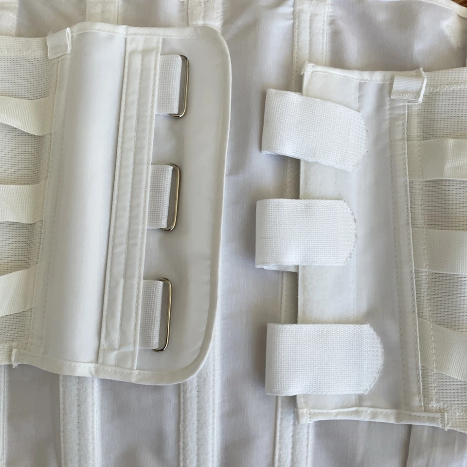 复古 Boned 紧身胸衣全新女式 Freeman 腰椎背支撑尺寸 48 — 第 2/4 张图片