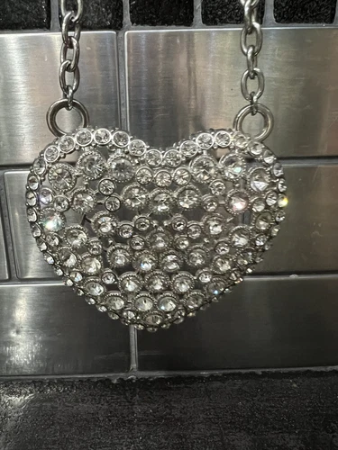 Vintage Rhinestone Heart Pendant Silvertone Necklace 18” Costume Jewelry