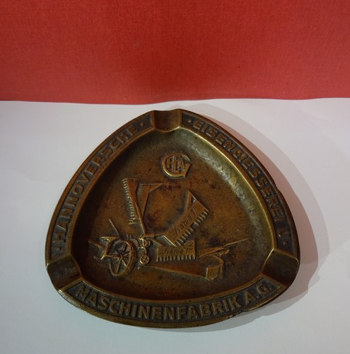 Original alter HANNOVERSCHE MASCHINENFABRIK Aschenbecher Schlepper Traktor