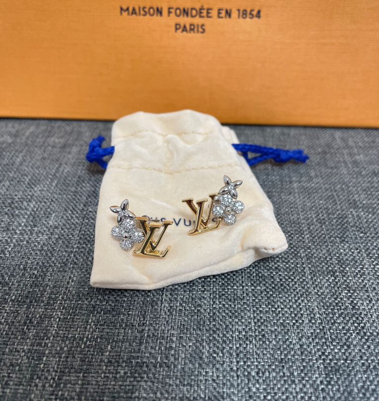 ヴォルトデモート　LOUIS VUITTON ピアス New Louis Vuitton LV Earrings M01264 Monogram LV Glam Monogram