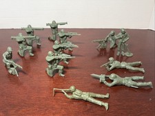 Green Army Men Lot of 12 Plastic Military Toy Action Figures Combat Imagination