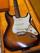 Fender Custom Shop 1995 ST Type Sunburst Electric Guitar W/Hard Case Tremolo Arm