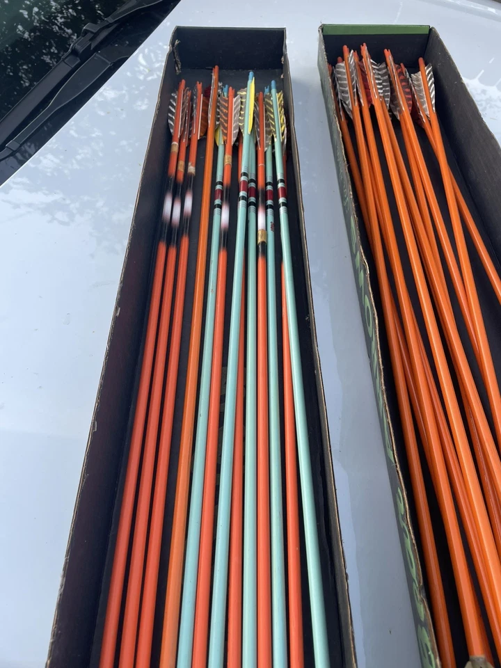 Vintage Bear Archery Arrows A-50 , White Cedar, 24 Pieces - Image 4 of 4