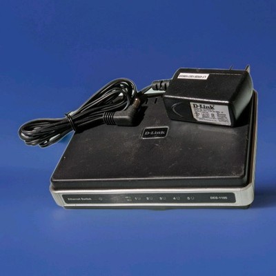 D-Link DES-1105  5-Port External Switch With Power Adapter