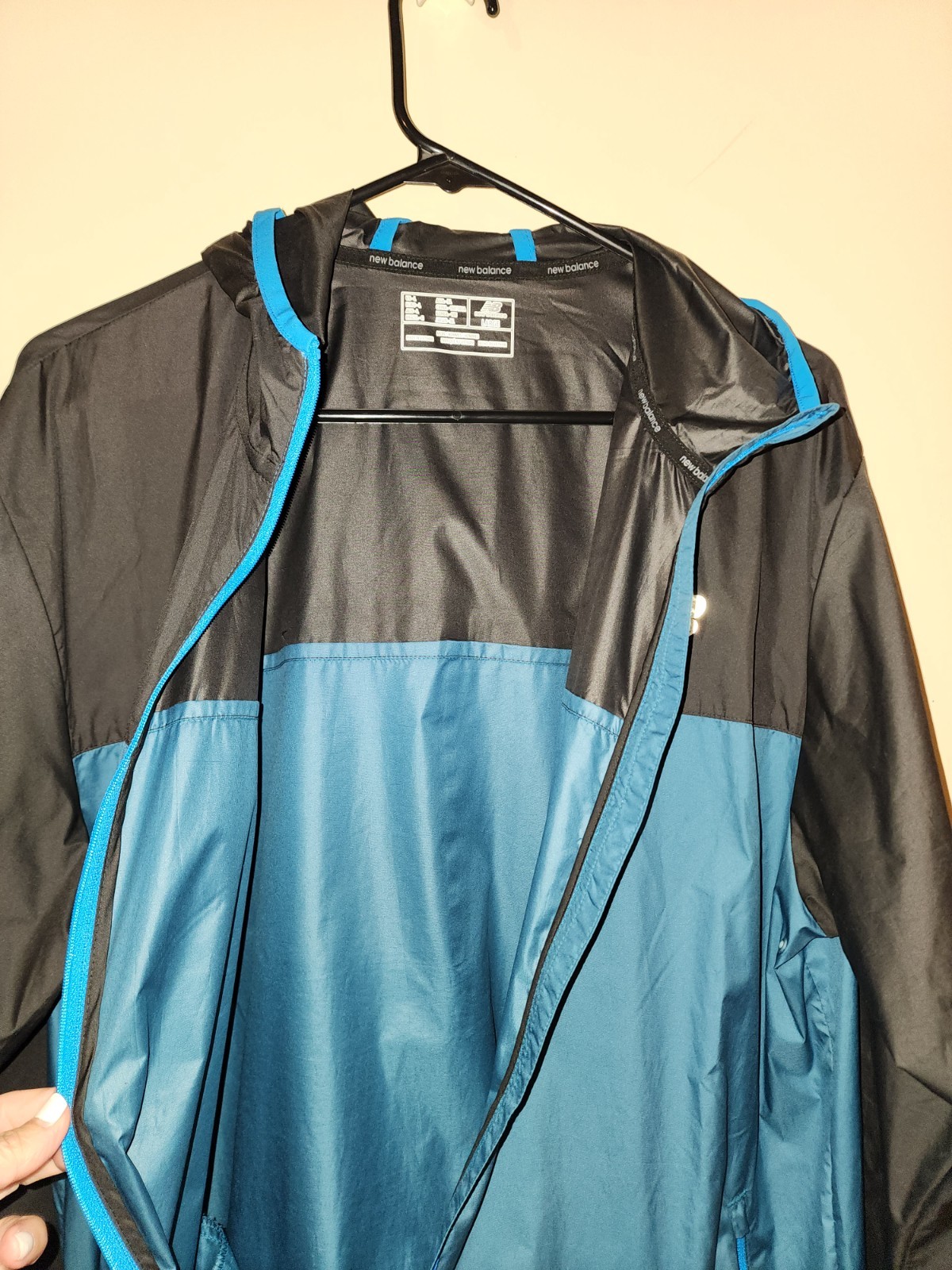 Giacca a vento New Balance Head Of The Charles 51 cappuccio taglia Large 2015 Fila Crew