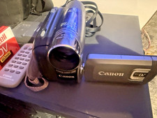 Canon ZR950 Mini DV Camcorder TESTED W/Battery Charger 6 Cassettes Bag Remote