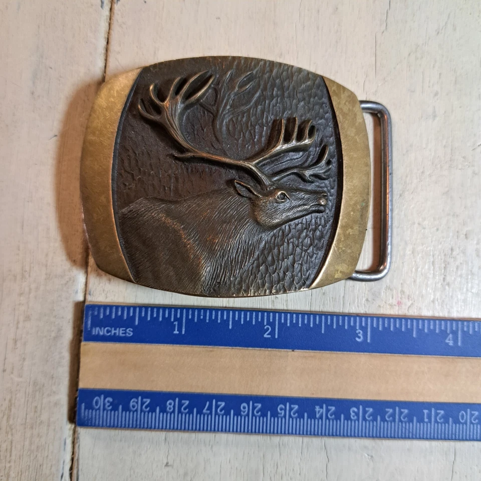Hebilla de cinturón de caribú de reno raro animal espíritu de bronce de colección años 70 SL caballero 1978 Foto 3 de 3
