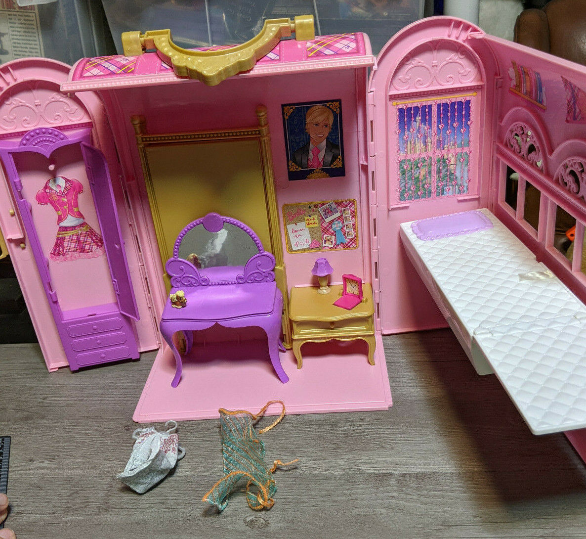 Barbie Escola de Princesas Princess Charm School Princess Playset - Miami  Outlet Importados