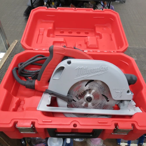 MILWAUKEE 6394-21 TILT-LOK 7-1/4" CORDED CIRCULAR SAW W/ QUIK-LOK CORD & BRAKE