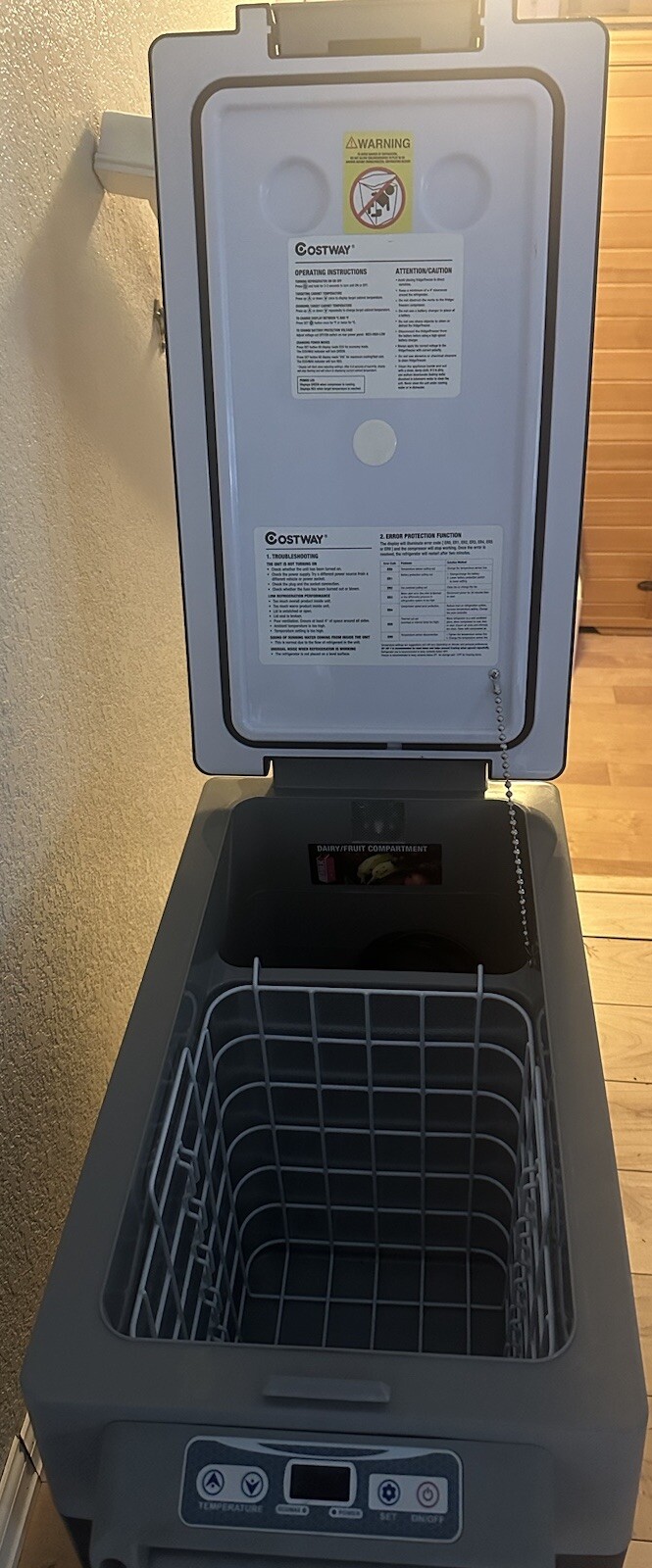 Costway Car Refrigerator 50 Watts EP24805US -52 Liter - 27 x 14 x 21 inches