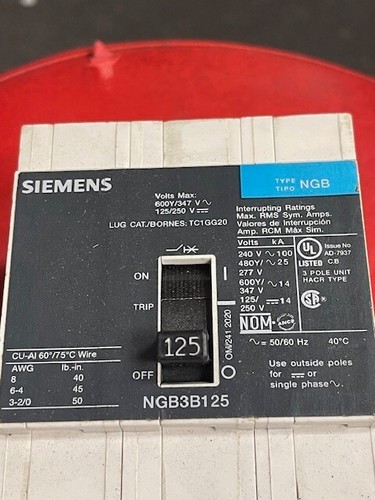 Siemens NGB3B125 Interruttore 3 Poli 480V 125 Amp 25K @ 480, 100k @ 240, Usato - Foto 2 di 7