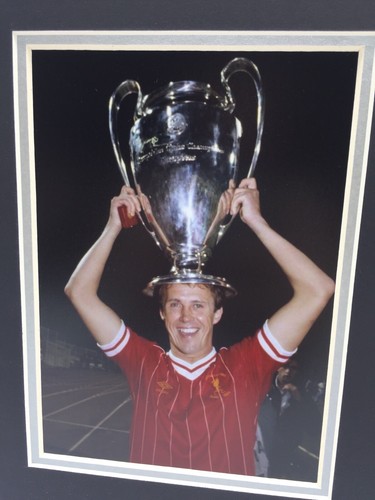 RARE Phil Neal Liverpool Signed Photo Display + COA AUTOGRAPH - Picture 2 of 3
