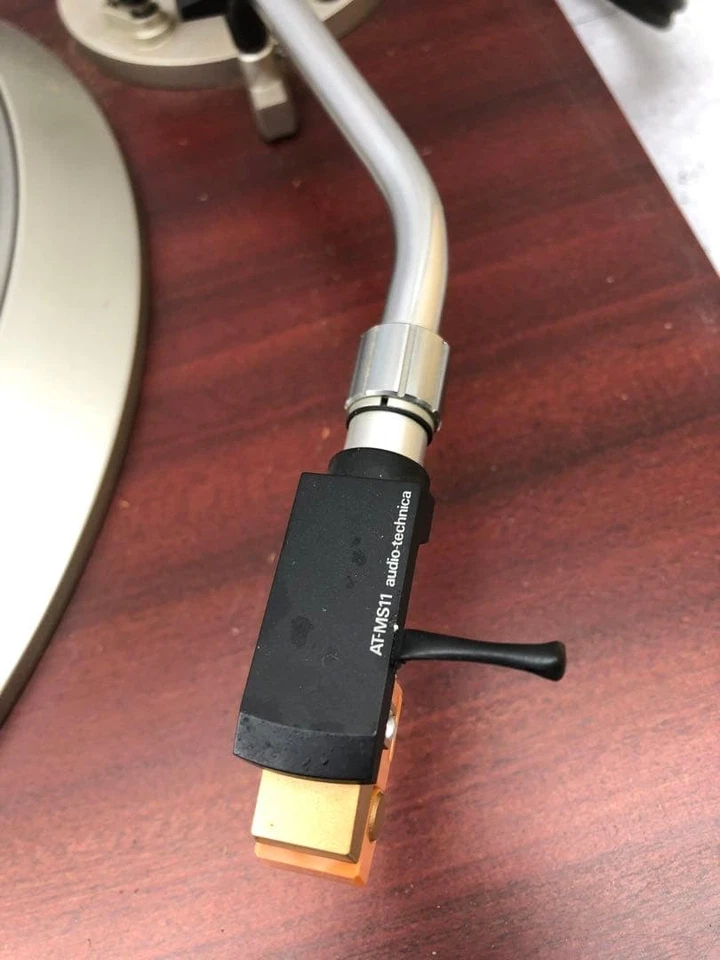 Denon DP-40F Direct Drive Automatic Turntable Vintage Japan Tested Working - Image 4 of 4