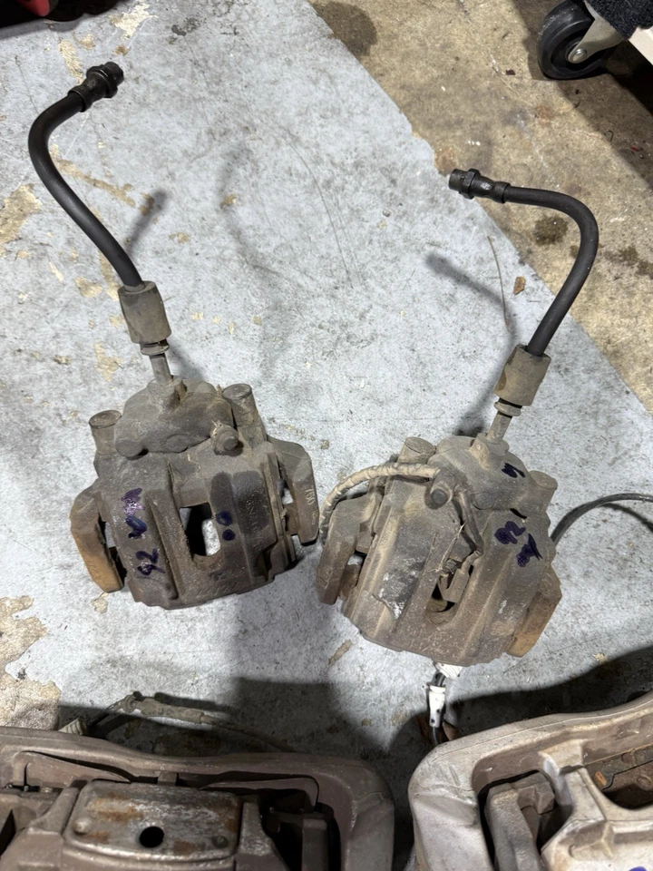 BMW 328i E92 2007 cupé - juego de pinzas de freno traseras izquierda y derecha - 07-13 OEM Foto 3 de 4