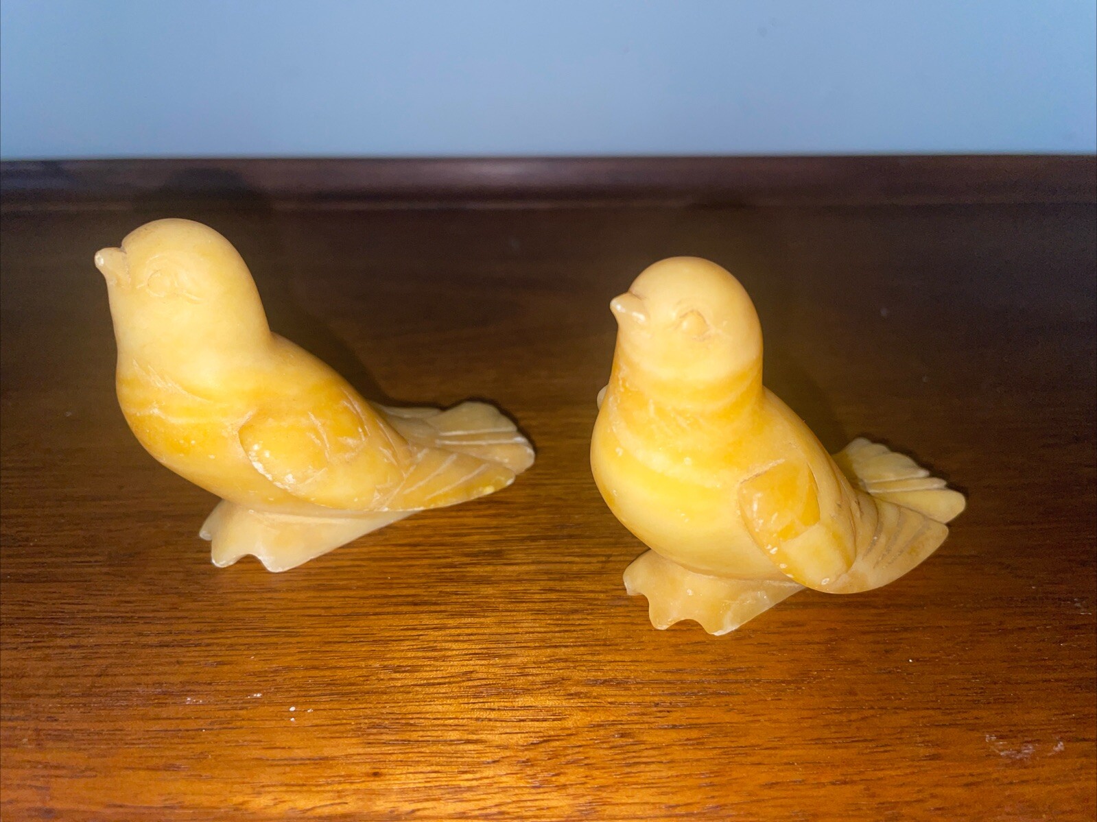 VTG Pair Yellow Alabaster Bird Hand Carved Detailed 3.5” Made In Italy Charming