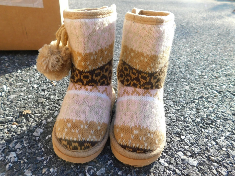 Botas de malha Garanimals marrom bronzeado Pom Pom criança tamanho 4 detalhes de camurça tão fofos! - Imagem 3 de 4