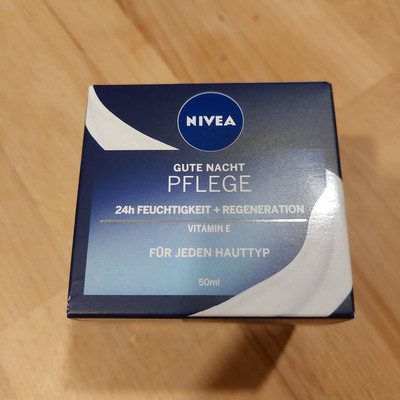 NIVEA Gute Nacht Pflege 24h Feuchtigkeit Regeneration jeder Hauttyp Vitamin E