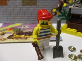 (H14/55) Lego Pirates 6235 Buried Treasure with Instructions