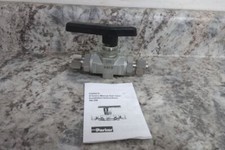 Parker 8A-B8LJ2-SSP 1/2 In Connection Size Manual Two-Way Ball Valve