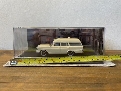 MERCEDES BENZ BINZ AMBULANCE #94 James Bond Collection Model THUNDERBALL DieCast - Picture 6 of 7