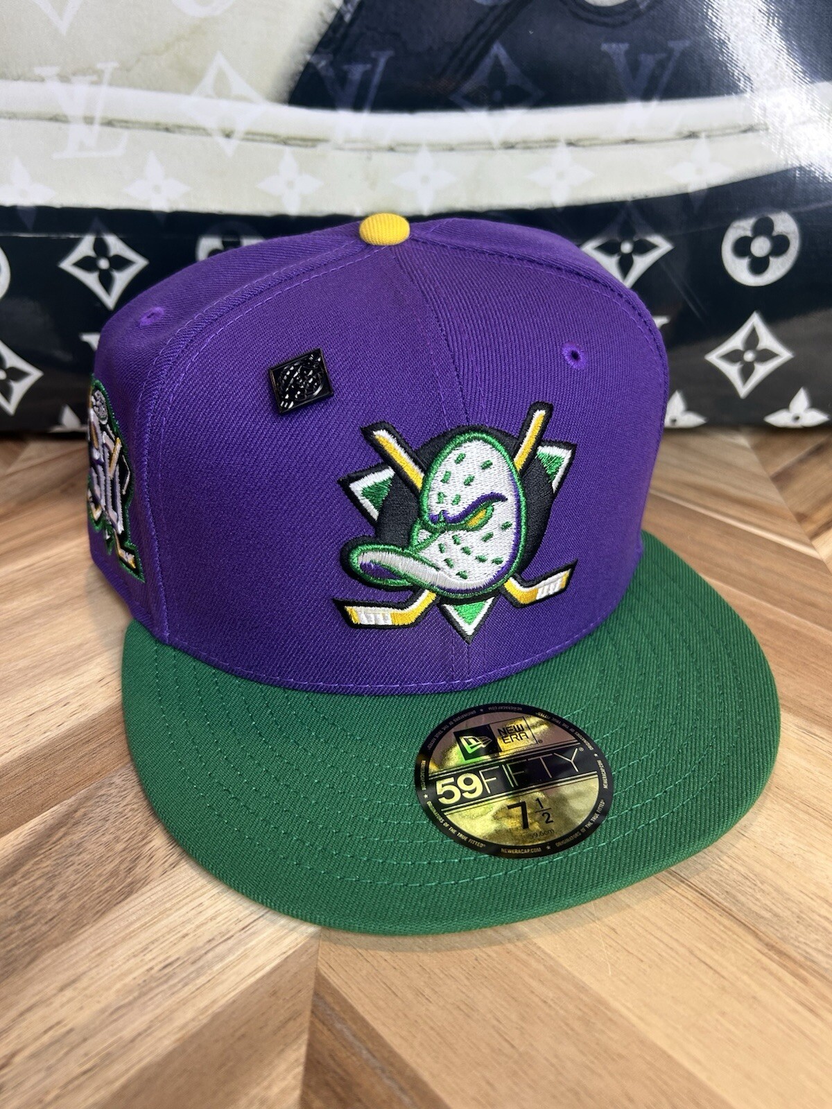 New Era Capsule Rahnni Mystery Mighty Ducks NHL Hat 7 1/2 With Hat Pin