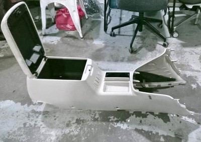 OEM Center Console Storage Box Fits Toyota Alphard Hybrid 2.4L ANH10 2002-2008