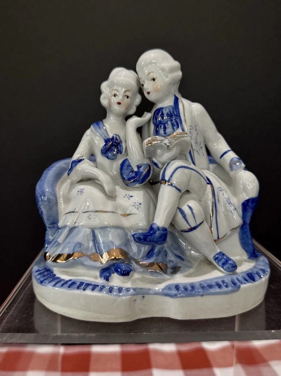Blue And White Porcelain Figurines In Antique Ceramic & Porcelain