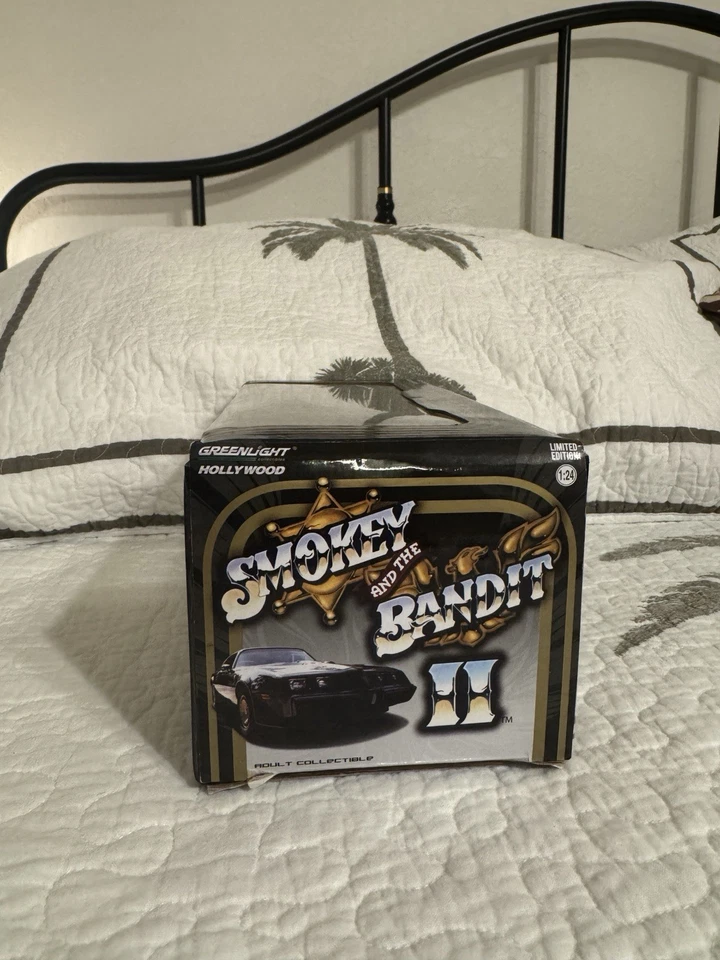 Smokey & The Bandit 1980 Pontiac Trans Am 1:24 Greenlight Hollywood “CHASE” - Image 4 of 4