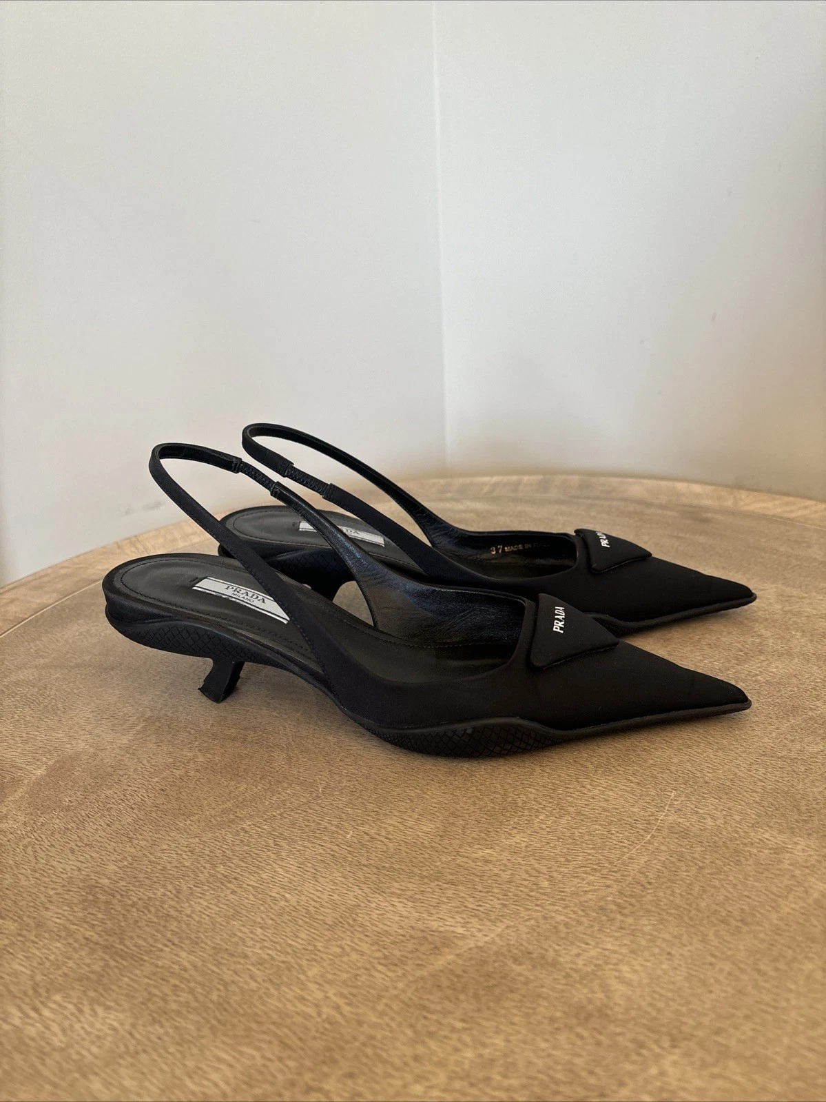 Prada decolte donna in pelle nera taglia 7 37