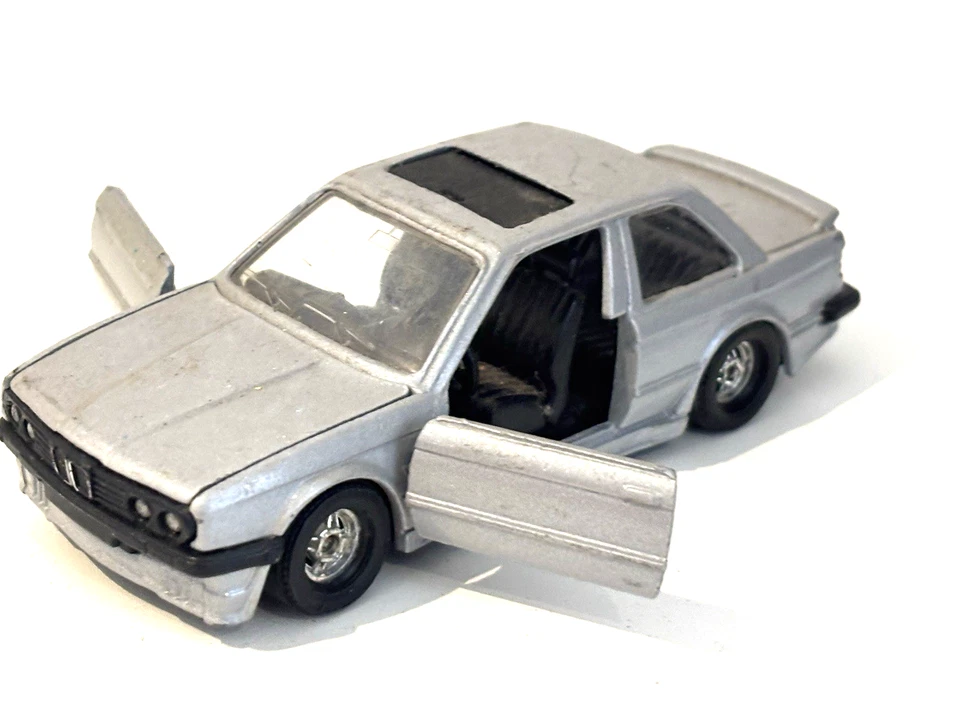 BMW 325i E30 Classic 1989 vintage Corgi escala 1:36 fundido a presión A7 Foto 3 de 4