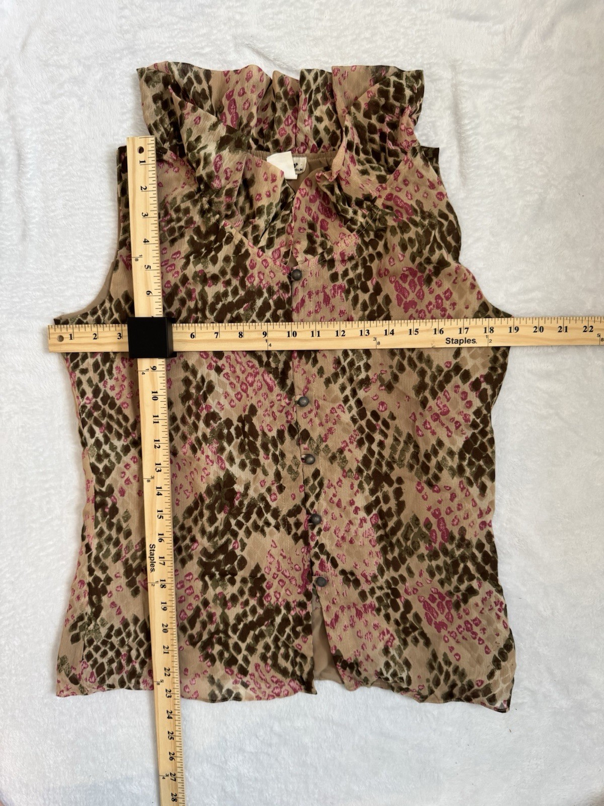 CDW Creative Design Works Ruffled Sleeveless Butt… - image 3