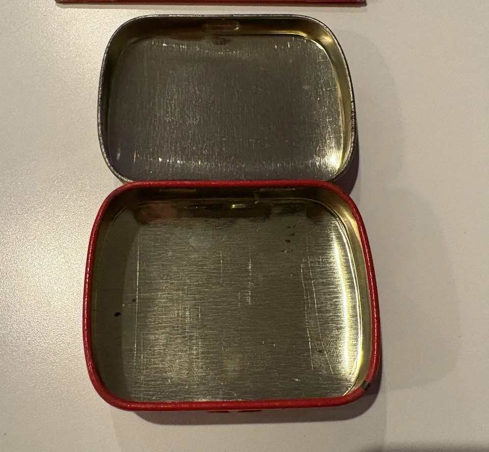 Lote de etiquetas de calcomanías de soda Coca-Cola de colección mini disco CD y estuche para pastillas lata Foto 3 de 4