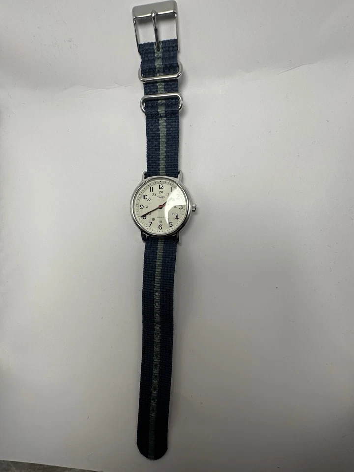 Reloj Timex T2N654 Weekender Batería Nueva Hombre 38MM 8.5" Correa Nylon B75 Foto 4 de 4