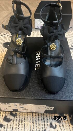 2024 CHANEL  FABRIC BLACK CAPTOE ROSE CC LOGO BOW T-STRAP SANDALS 39.5 - Picture 1 of 10