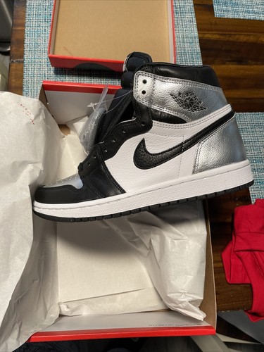 Air Jordan 1 Retro High Silver Toe (W 