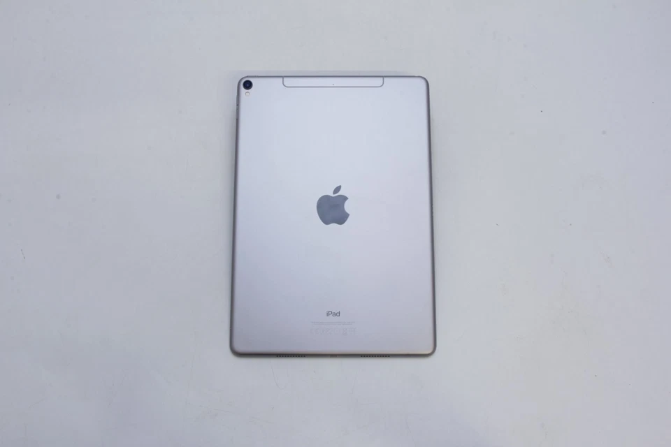 Apple iPad Pro Tablet 10.5 Inch 256GB A1709 Silver iOS 16 90% Battery Health - Image 4 of 4