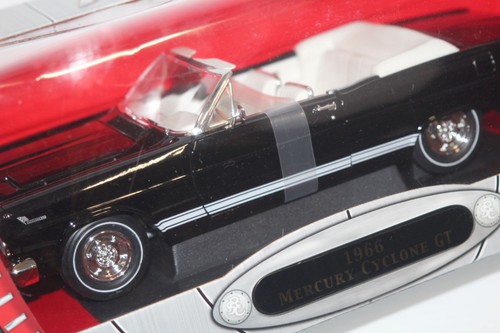 Nuovo con scatola - Road Signature scala 1:18 auto pressofusa 1966 Mercury Cyclone GT nero #92628 - Foto 5 di 7