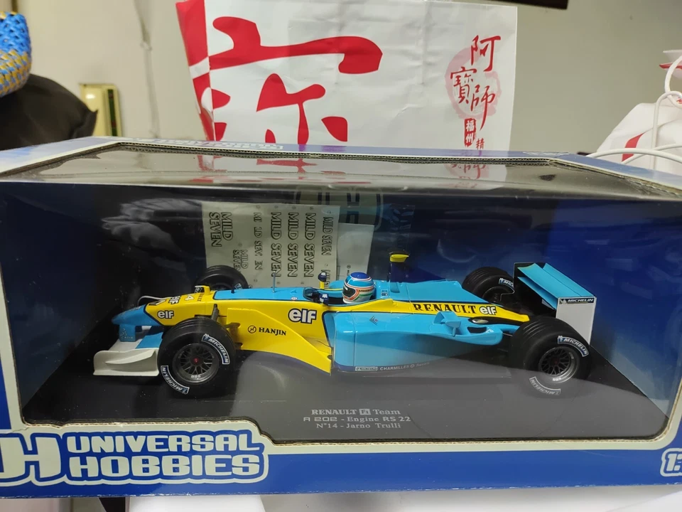 1:18 F1  model  Renault  R202 F1  Jarno Trulli  R202 Renault - Image 2 of 4