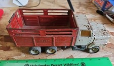 ERTL Cattle Livestock Hauler Red Gray Truck Vintage Made In USA BC