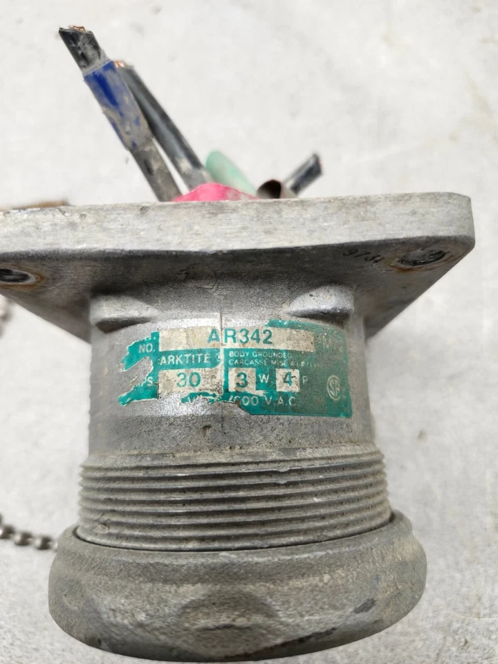 USED NO BOX Crouse Hinds Pin And Sleeve AR342 - Image 2 of 4