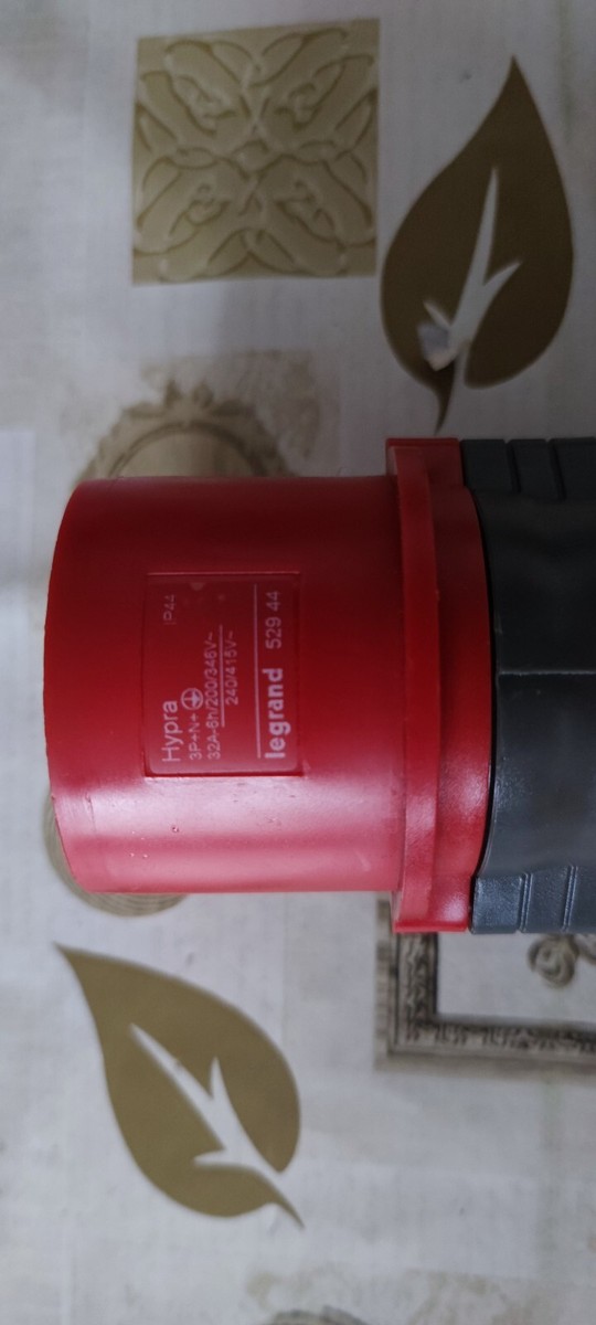 052293 Prise mobile Hypra IP44 16A - 380V~ à 415V~ - 3P+T - caoutchouc - professionnel