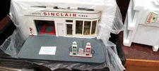 Danbury Mint  Sinclair Gas Station Display