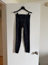 SPANX Gray/Black Camo Seamless 7/8 Leggings size Large EUC
