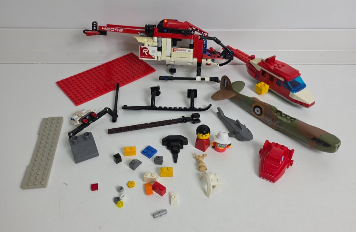 LEGO TECHNIC: Rescue Helicopter - spares & extra