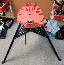 Ridgid 36273 1/8 in. to 6 in. Pipe Capacity TriStand Chain Vise Folding Legs