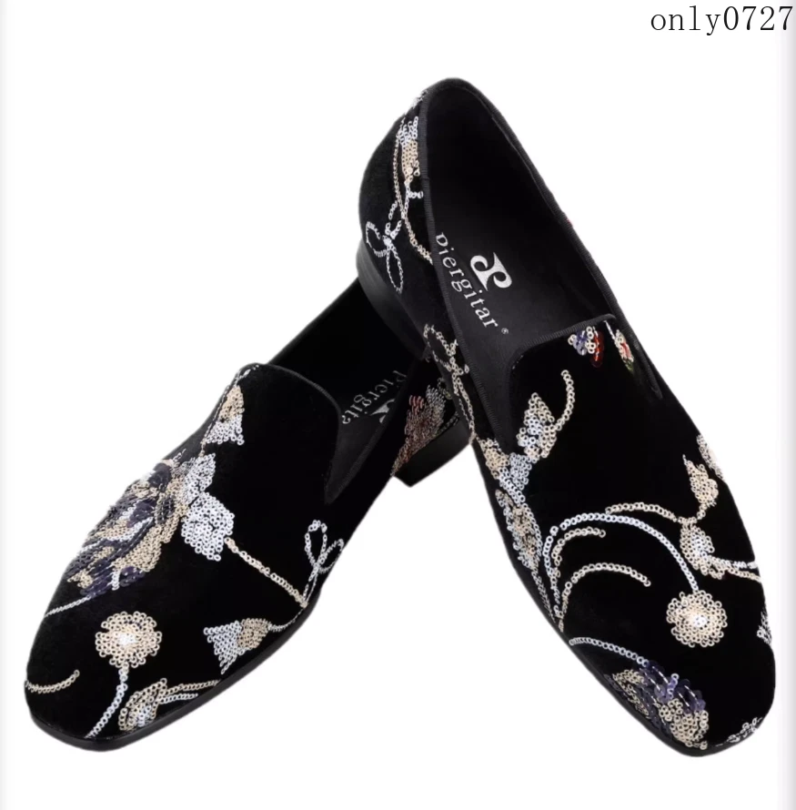 Zapatos de vestir de terciopelo mocasines sin cordones bordados punta redonda británicos de cuero para hombre Foto 4 de 4