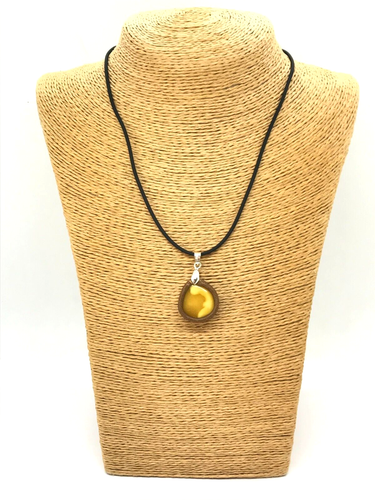 Amber Pendant on Cord Yellow Natural Stone Baltic Sea Bead Necklace 4,2g 18806 - Picture 16 of 18